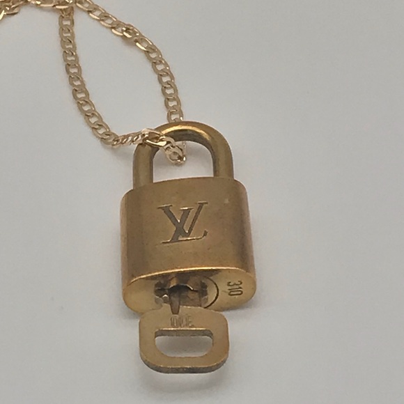 Louis Vuitton Lock & Key #310 - Picture 5 of 10